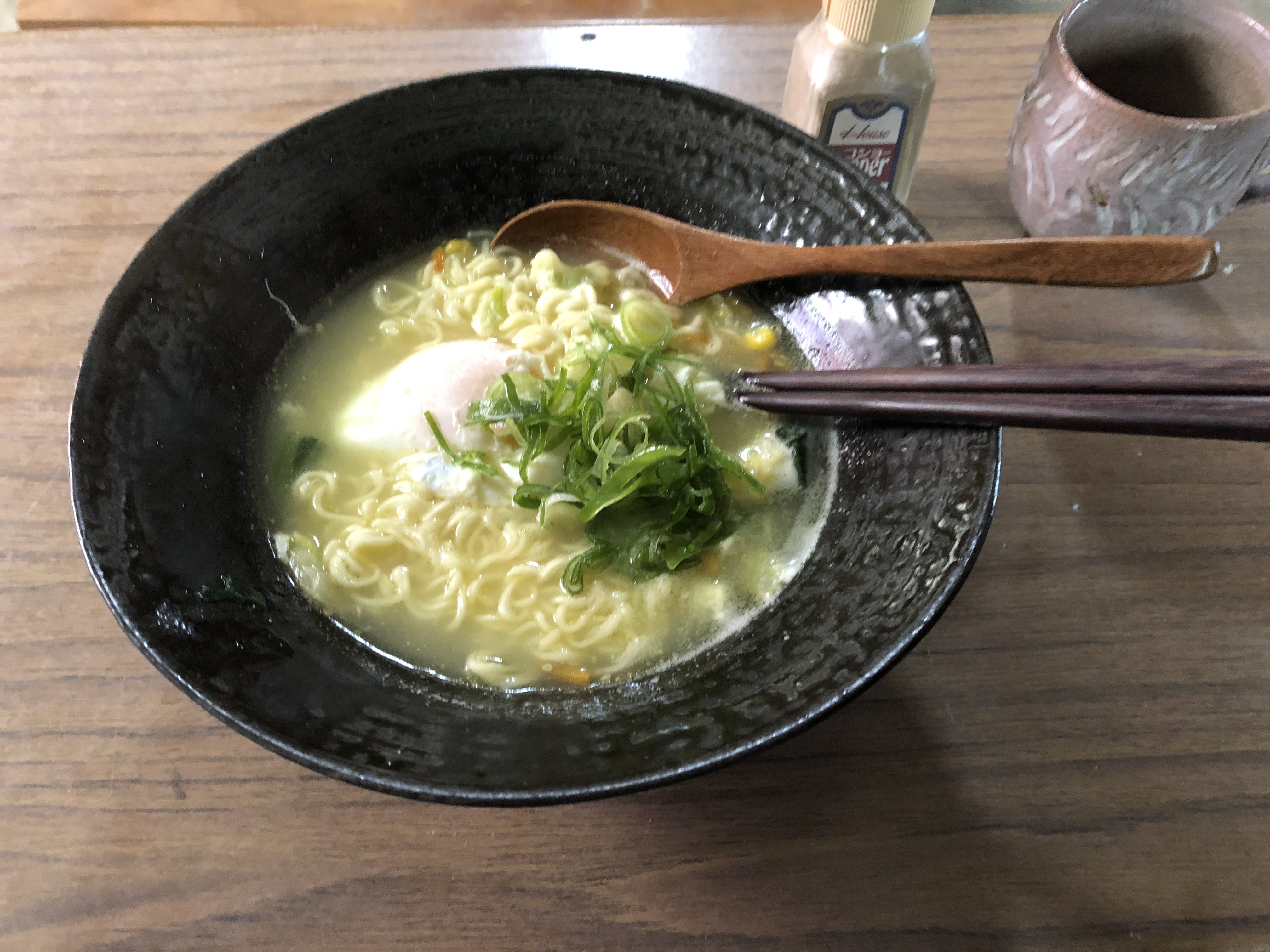 サッポロ一番塩ラーメン☆カップだって豪華になるぞ♪